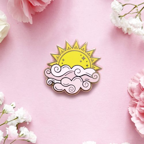 NAP & FELHŐ MÁGNESES TŰTARTÓ (Caterpillar Cross Stitch)