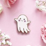 SZELLEM MÁGNESES TŰTARTÓ (Caterpillar Cross Stitch)