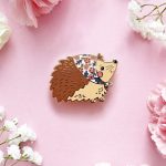 SÜNI MÁGNESES TŰTARTÓ (Caterpillar Cross Stitch)